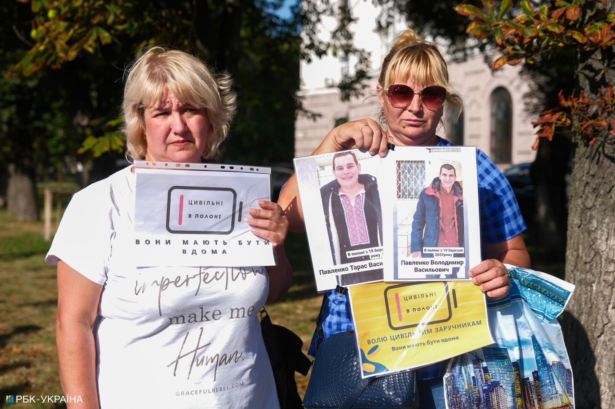 &quot;Если будем молчать, нам вернут замученные тела&quot;. Как родственники пленных добиваются освобождения близких